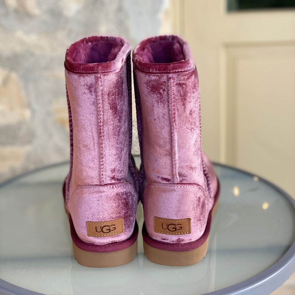 NIB UGGs Velvet boots - Picture 9 of 12